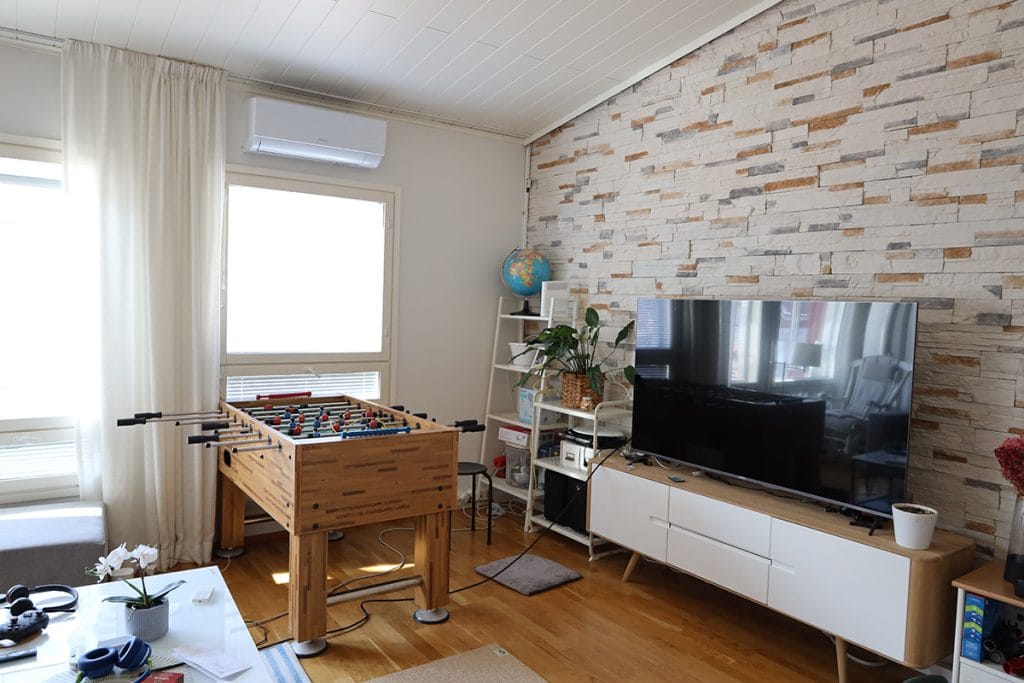GREE SP-X Nordic ilmalämpöpumppu olohuoneessa